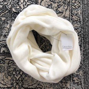 Calvin Klein - NWT Creamy White Infinity Scarf ♾🤍